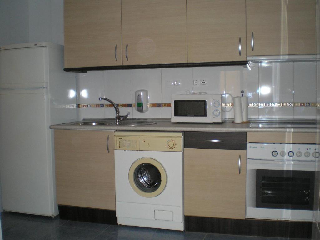 Apartamentos Turísticos Reyes Católicos Zaragoza Quarto foto